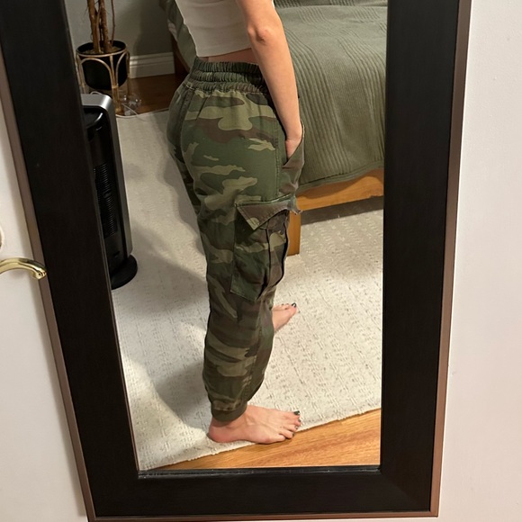 Aritzia army joggers (XXS) - Picture 2 of 6